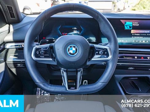 Used 2025 BMW i5 eDrive40i w/ M Sport Package image 27