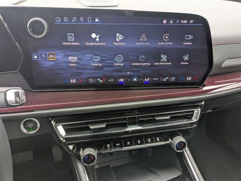 Used 2024 Chevrolet Traverse RS image 11