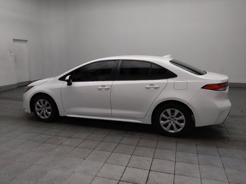 Used 2022 Toyota Corolla LE FWD image 3