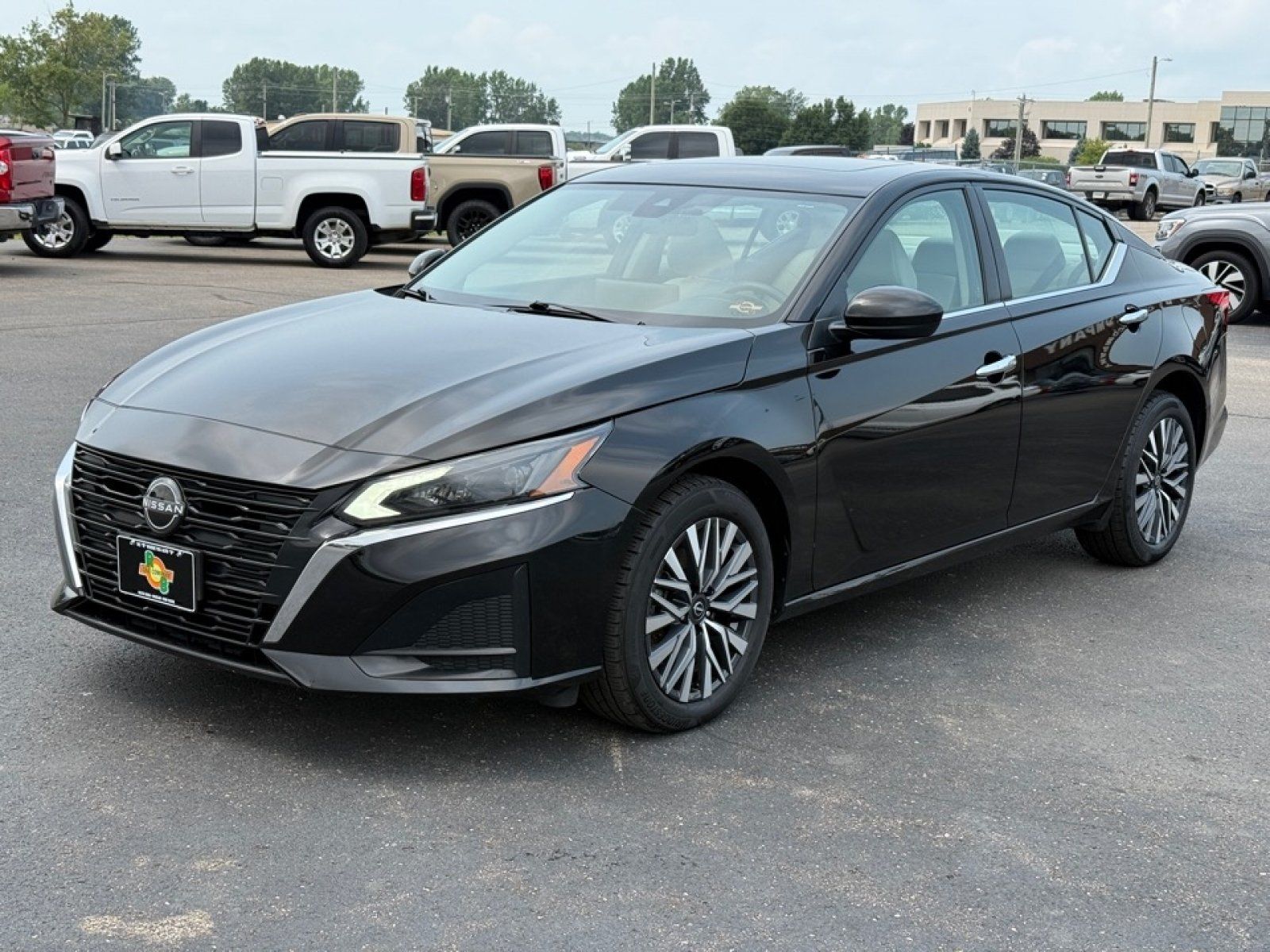 Used 2023 Nissan Altima 2.5 SV w/ SV Premium Package AWD/4WD image 4