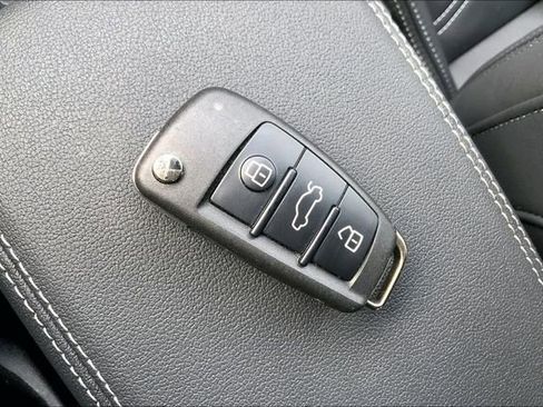 Certified 2025 Audi Q3 2.0T Premium w/ Convenience Package image 14