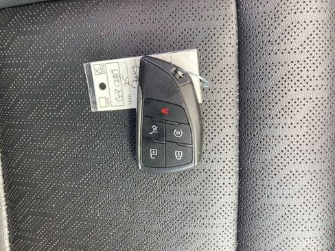 New 2025 Chevrolet Equinox LT w/ Convenience Package II AWD/4WD image 38