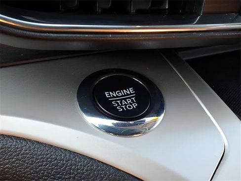 Used 2022 Ford Explorer XLT w/ Equipment Group 202A image 24