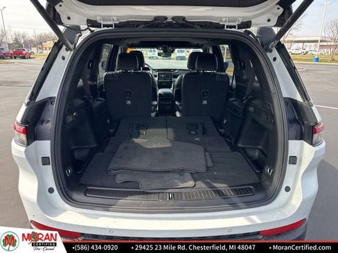 Used 2023 Jeep Grand Cherokee L Laredo image 29