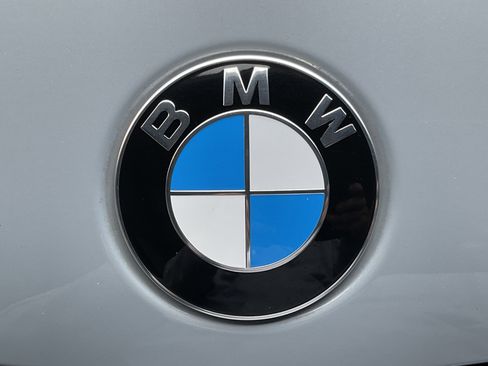 Used 2023 BMW X7 xDrive40i w/ M Sport Package AWD/4WD image 6