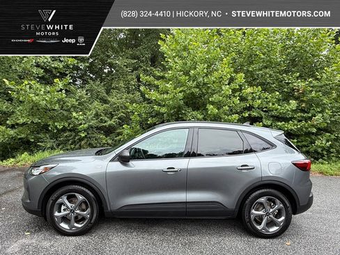 Used 2025 Ford Escape ST-Line FWD image 1
