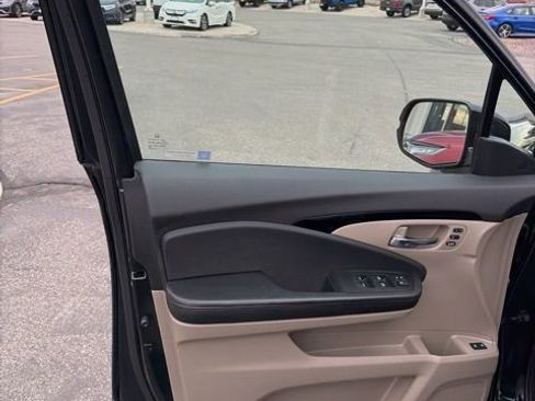 Used 2017 Honda Pilot Elite image 24