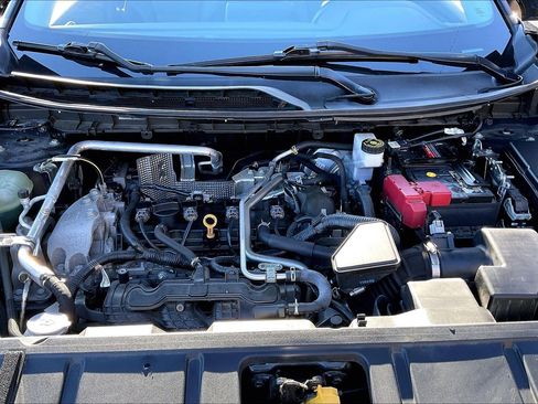 Used 2021 Nissan Rogue S image 9