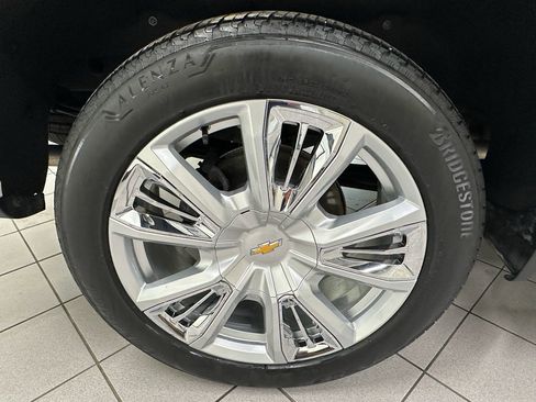 Certified 2024 Chevrolet Silverado 1500 High Country w/ High Country Premium Package AWD/4WD image 18