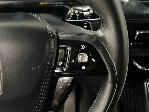 Used 2023 Lincoln Aviator AWD image 18
