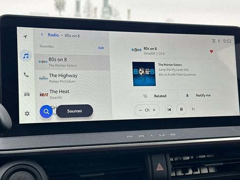 Used 2025 Toyota Prius SE image 18