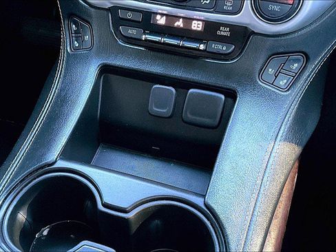 Used 2018 GMC Yukon SLT w/ Open Road Package image 17