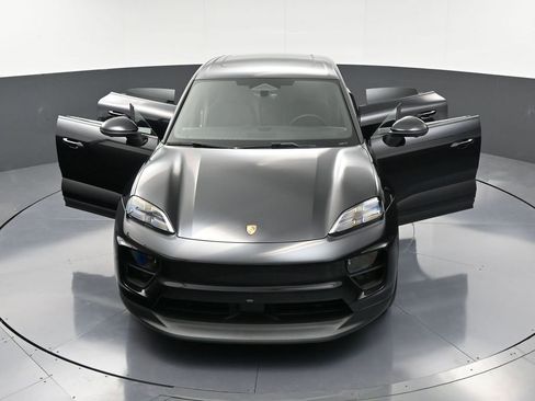 Certified 2025 Porsche Macan 4 Electric AWD/4WD image 34