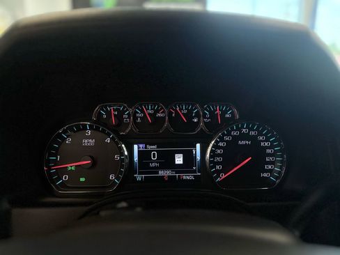 Used 2019 Chevrolet Tahoe LT w/ LT Signature Package AWD/4WD image 19