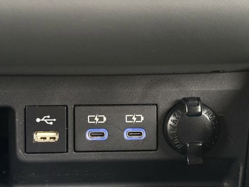 Used 2022 Toyota Highlander Limited FWD image 23