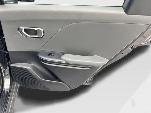 Used 2025 Kia K4 LX image 42