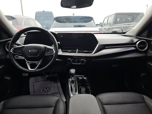 Used 2024 Chevrolet Trax ACTIV w/ Sunroof Package image 12