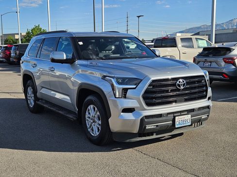 Used 2025 Toyota Sequoia SR5 AWD/4WD image 12