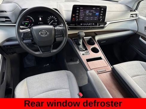 Used 2023 Toyota Sienna LE image 16