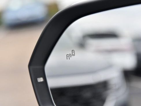 Used 2025 Volkswagen Atlas Cross Sport SE image 10