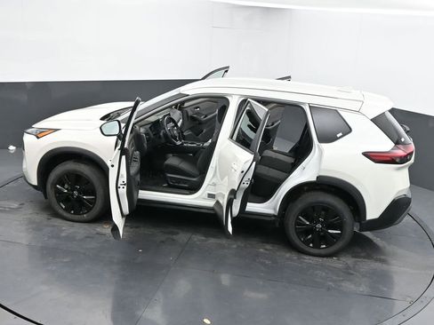Used 2023 Nissan Rogue SV image 64