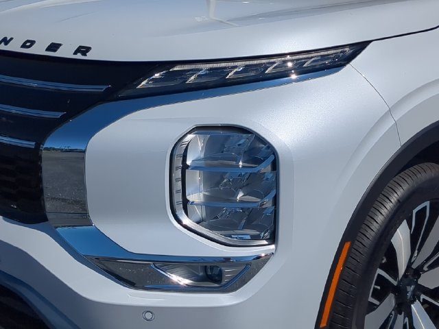 Used 2025 Mitsubishi Outlander SE FWD image 10