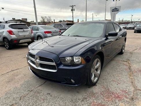 Used 2014 Dodge Charger SXT Plus image 3