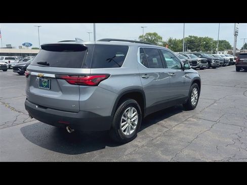 Used 2023 Chevrolet Traverse LT FWD image 8