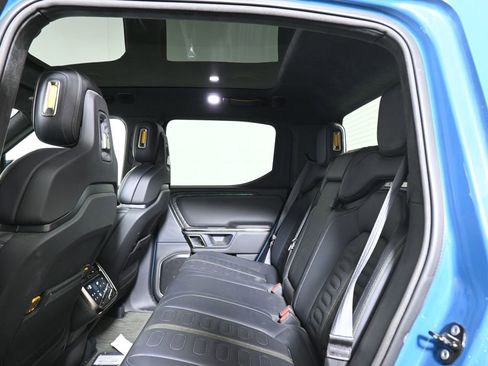 Used 2022 Rivian R1T Launch Edition image 30