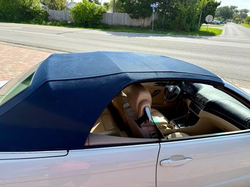 Used 2005 BMW 330Ci Convertible image 27