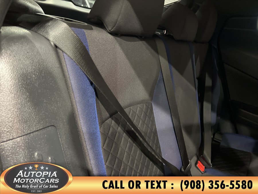 Used 2022 Toyota C-HR XLE FWD image 16