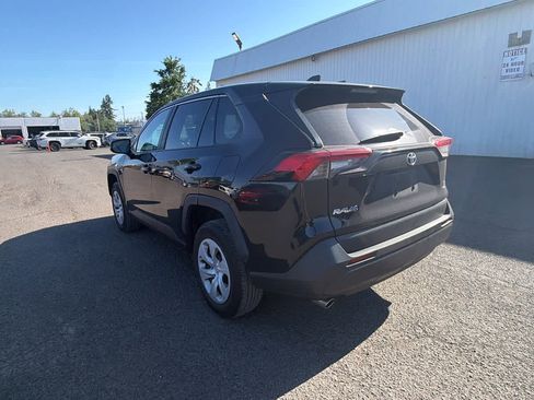 Used 2023 Toyota RAV4 LE AWD/4WD image 3