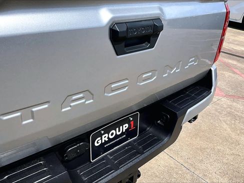 Certified 2025 Toyota Tacoma SR5 image 31