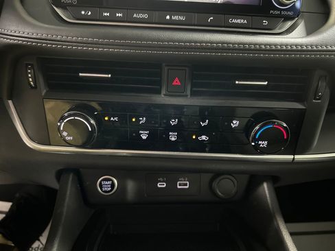 Used 2022 Nissan Rogue S image 17