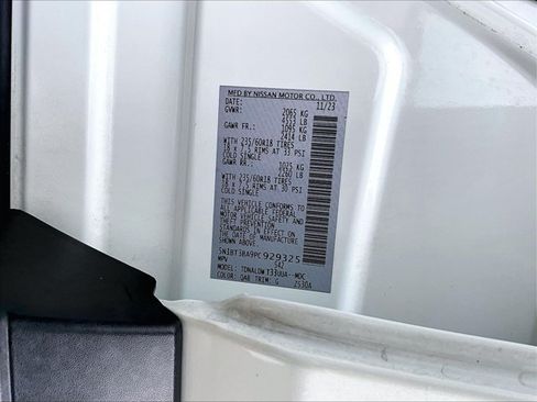 Used 2023 Nissan Rogue SV FWD image 30