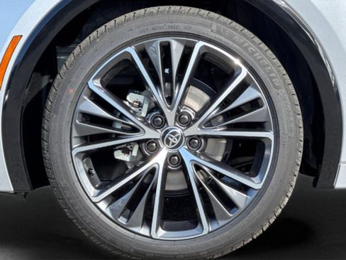 New 2026 Toyota Prius Limited w/ Limited Premium Package FWD image 32