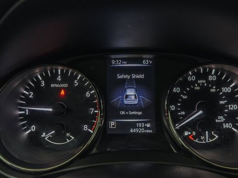 Used 2017 Nissan Rogue SV image 28