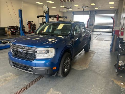 Used 2024 Ford Maverick XLT FWD image 2
