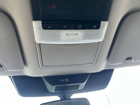 Used 2024 Nissan Pathfinder SV FWD image 7