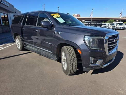 Used 2024 GMC Yukon XL SLT image 4