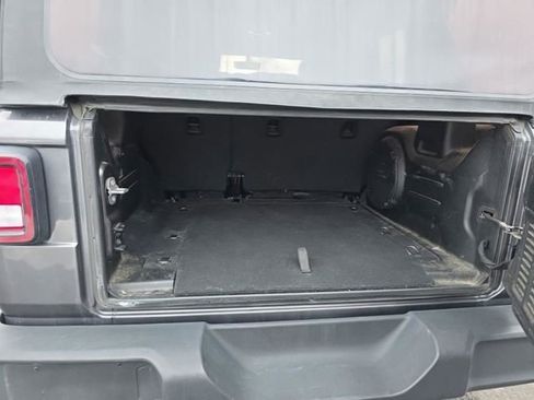 Used 2022 Jeep Wrangler Unlimited Sport image 22