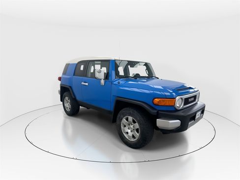 Used 2007 Toyota FJ Cruiser 4WD image 2