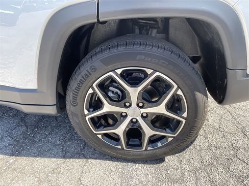 Used 2024 Jeep Compass Limited image 8