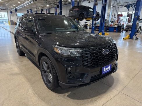 New 2026 Ford Explorer ST w/ Sun And Sound Package image 7