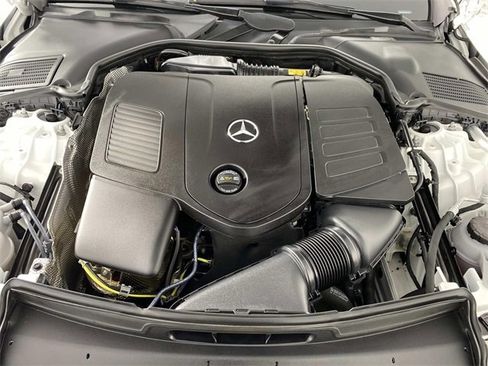 Used 2025 Mercedes-Benz C 300 4MATIC Sedan image 31
