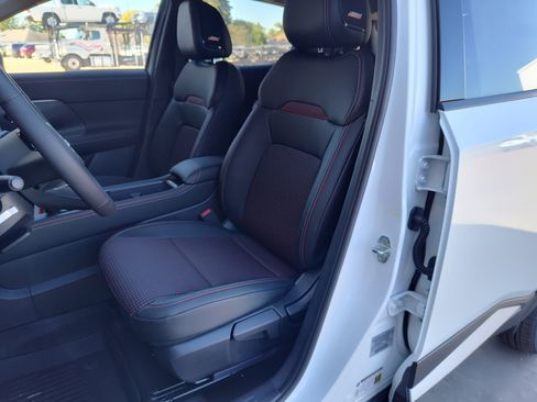 New 2026 Nissan Kicks SR w/ SR Premium Package image 7