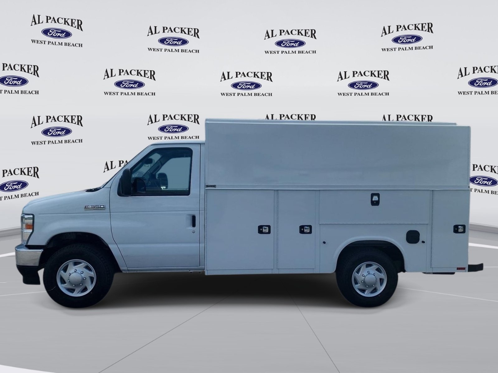 New 2027 Ford E-350 and Econoline 350 Super Duty w/ Power Equipment Group RWD image 2