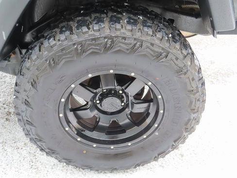 Used 2016 Jeep Wrangler Unlimited Rubicon w/ Connectivity Group image 14