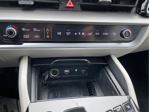 Used 2023 Kia Sportage EX image 28