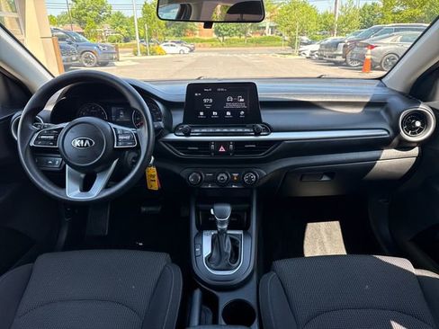 Used 2020 Kia Forte LXS FWD image 12